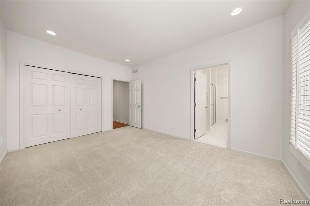 7258 CRACKLING CREEK Circle, West Bloomfield, MI — Photo 25