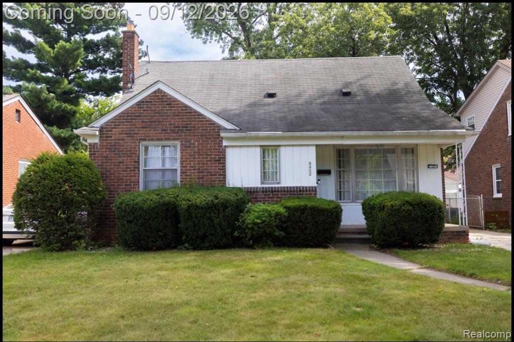 8452 Grayfield Street, Dearborn Heights, MI 48127