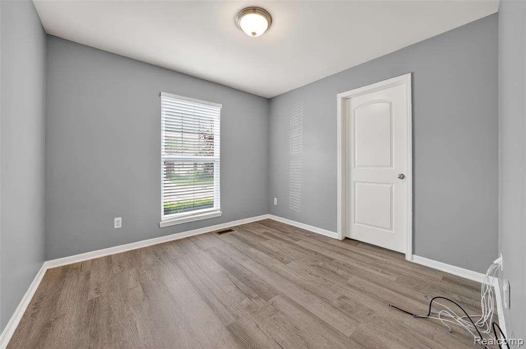 30278 Bradmore Road, Warren, MI 48092 — Photo 23