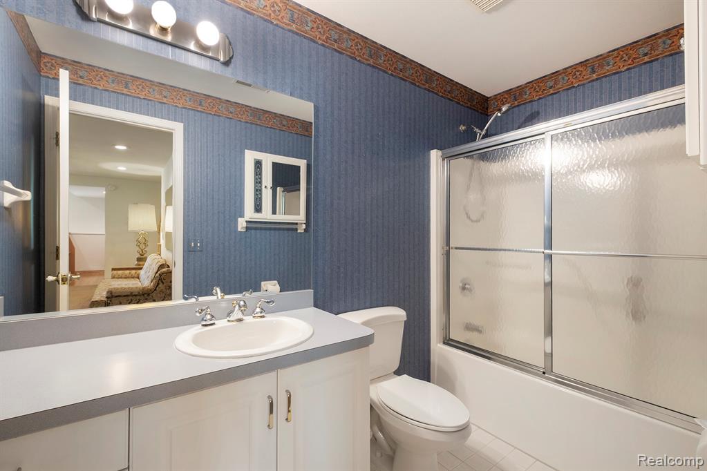 6161 Golfside Court, Grand Blanc, MI 48439 — Photo 24
