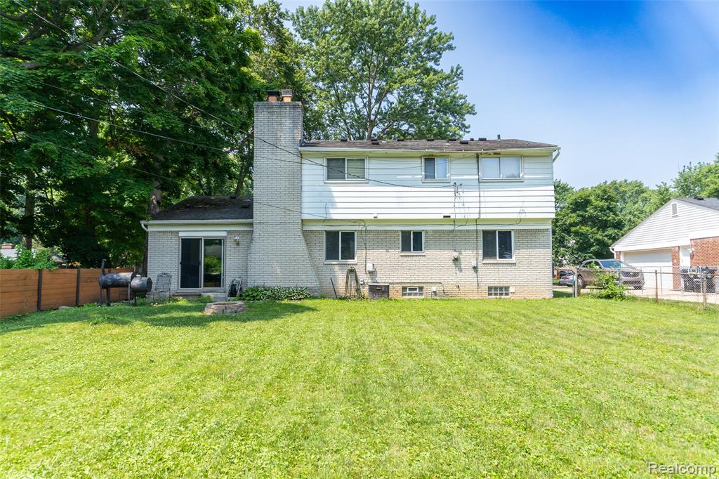 9568 Crosley, Redford, MI 48239 — Photo 2