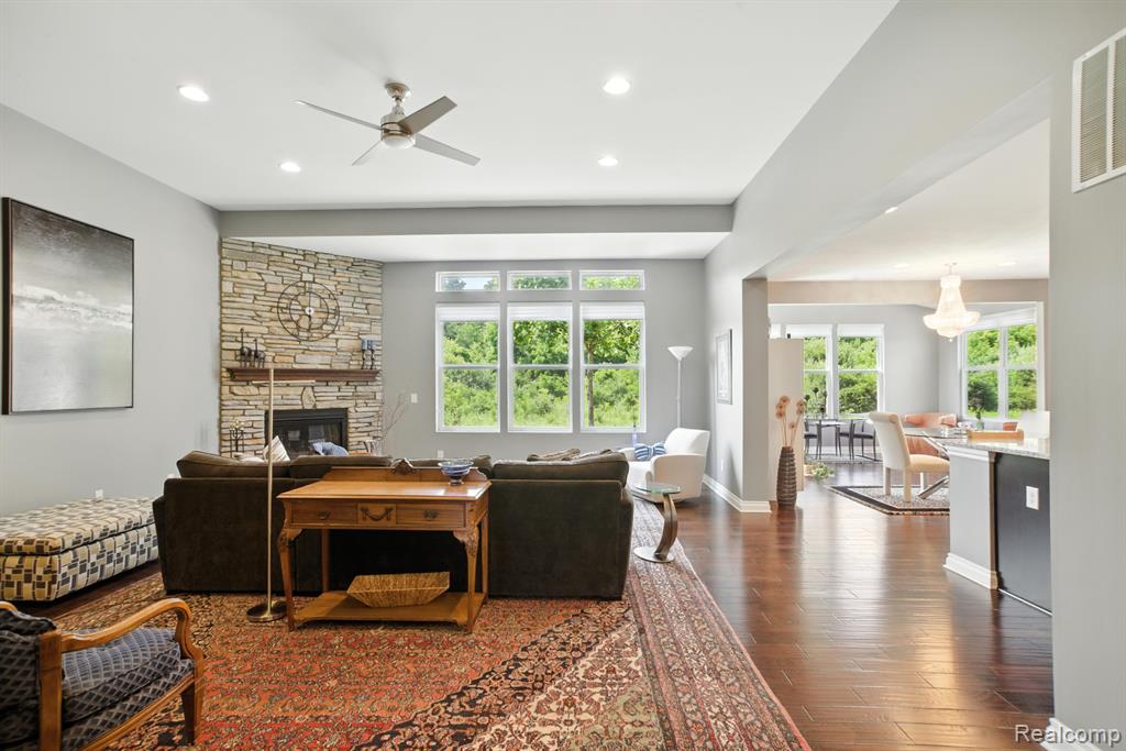 2066 Findley Circle, Lake Orion, MI — Photo 4
