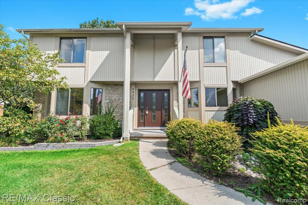 4432 Ravinewood Drive, Commerce Twp, MI 48382 — Photo 6