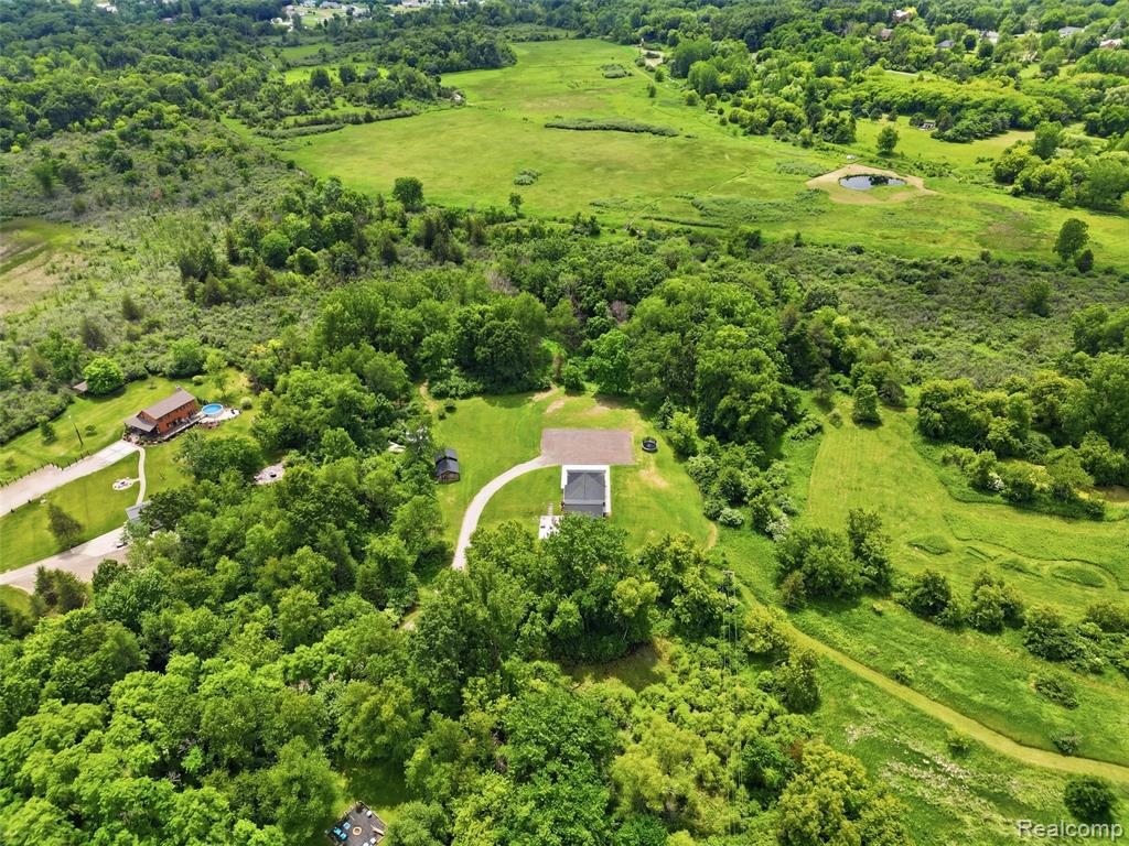 8620 Joey Drive, Pinckney, MI 48169 — Photo 9