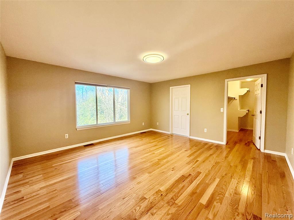44000 Settlers Creek Court, Novi, MI — Photo 11