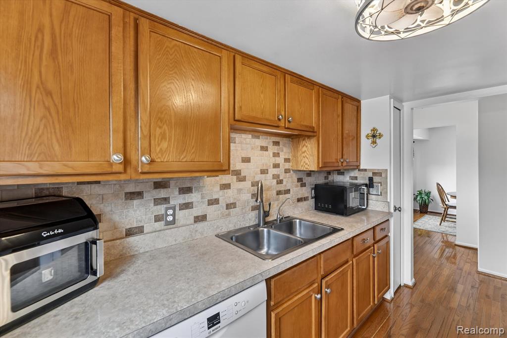 10044 Arlington Circle, 145, South Lyon, MI 48178 — Photo 5