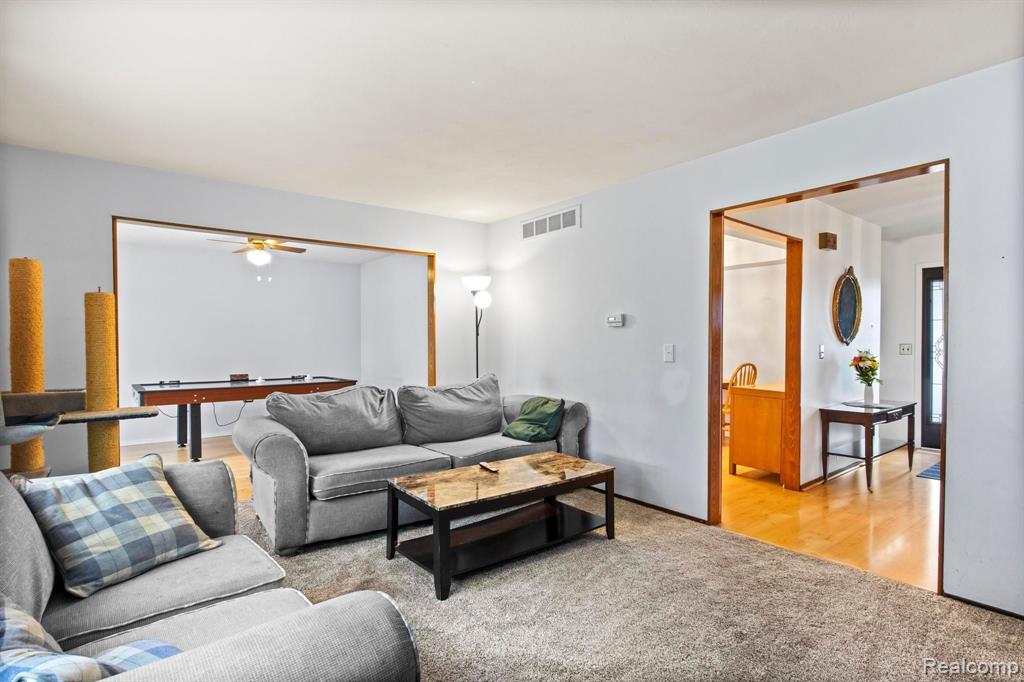 5645 WEDGEWOOD Road, Canton, MI 48187 — Photo 17