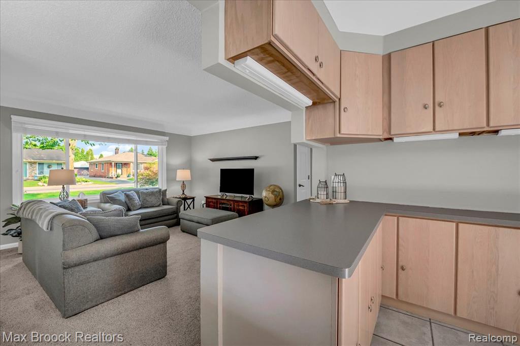 1408 Avondale Street, Sylvan Lake, MI 48320 — Photo 13
