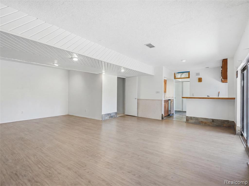 4554 Mystic Hills Circle, Milford, MI 48380 — Photo 14