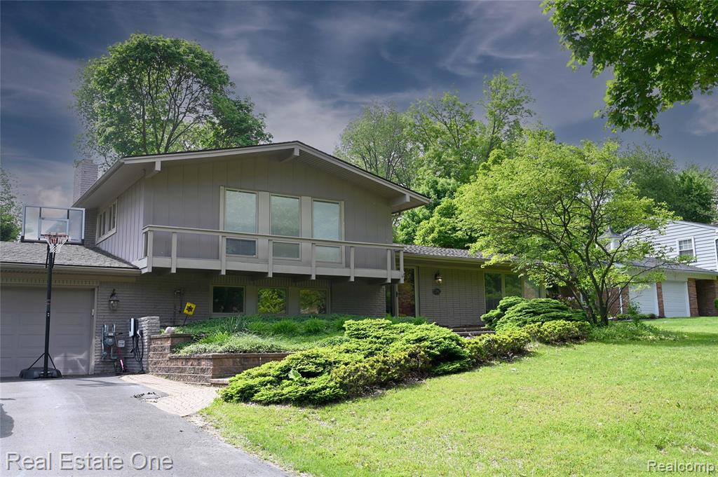 5382 Van Ness Drive, Bloomfield Hills, MI 48302 — Photo 2