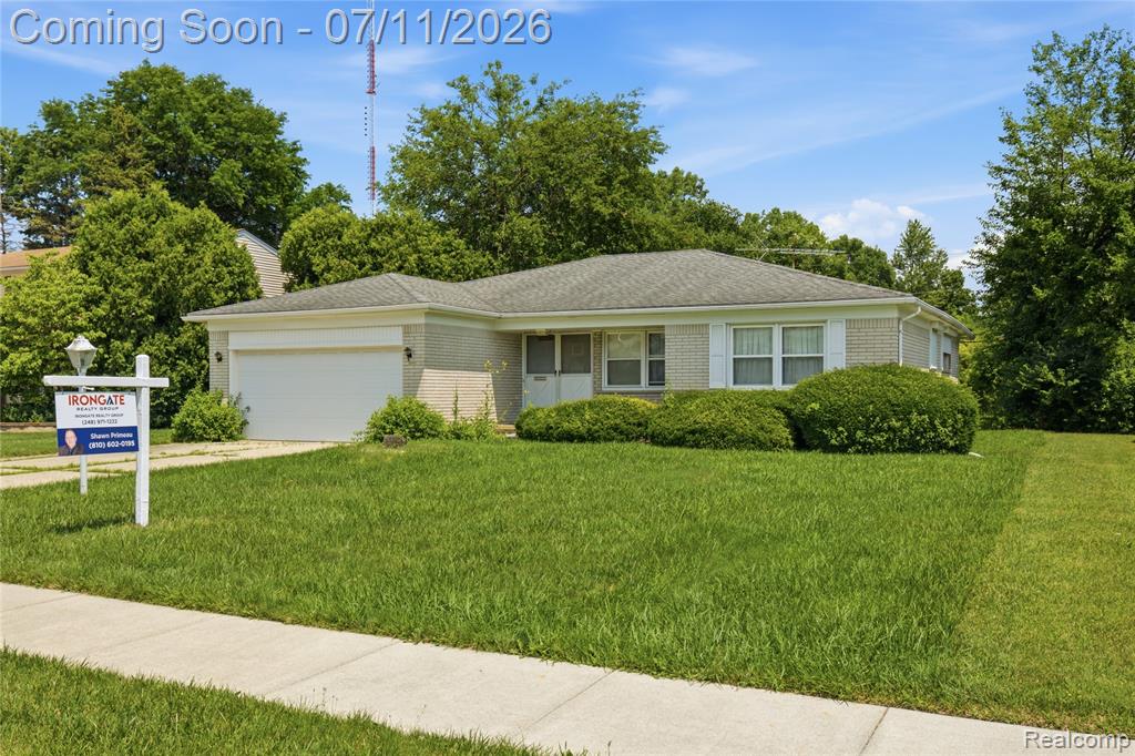 25760 Southwood Drive, Southfield, MI 48075