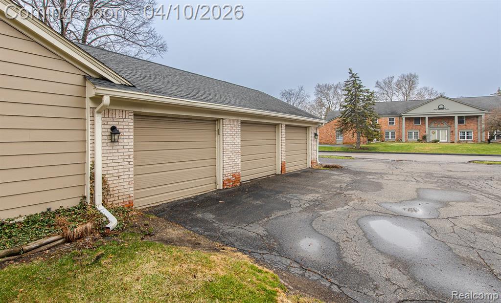 2669 Williamsburg Circle, Auburn Hills, MI 48326 — Photo 36