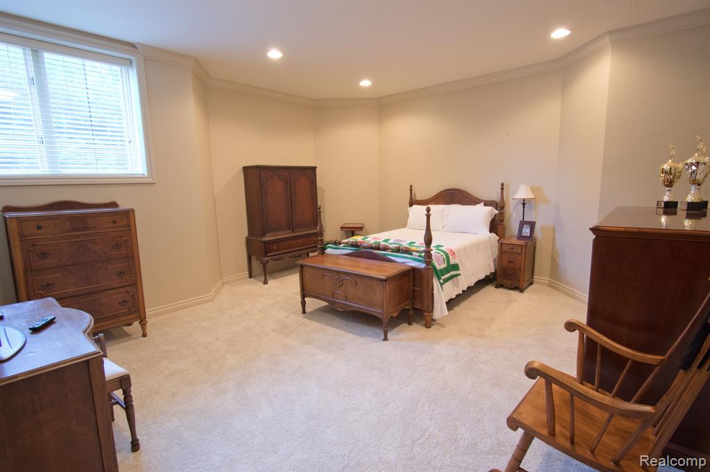755 MAJESTIC, Rochester Hills, MI 48306 — Photo 48