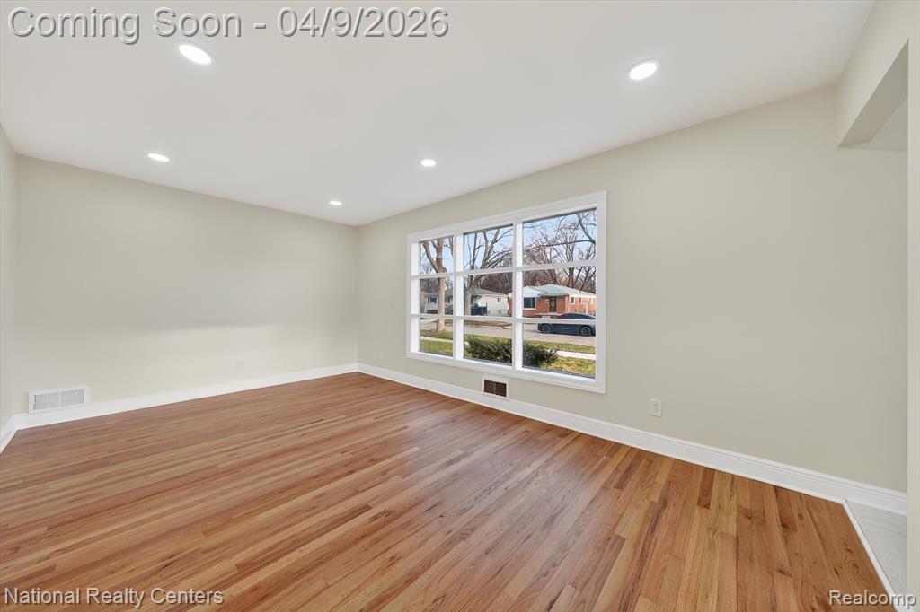 205 Royal Park Lane, Madison Heights, MI 48071 — Photo 10