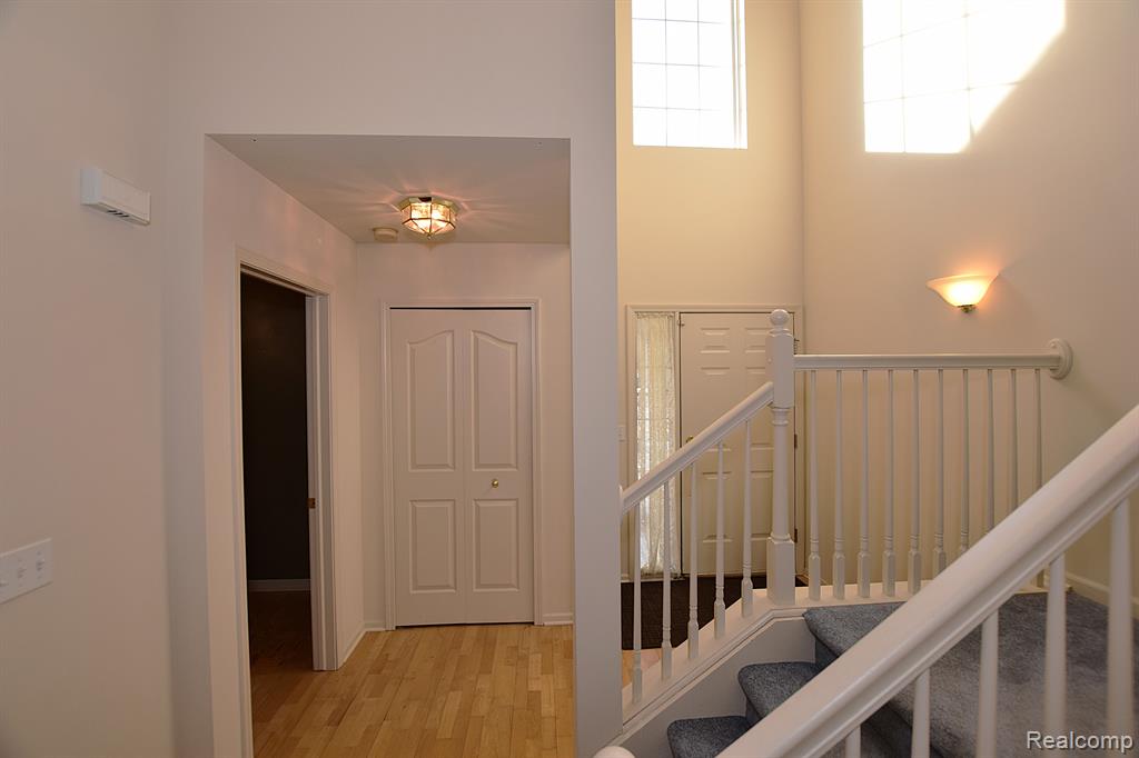 9 N VISTA, Auburn Hills, MI 48326 — Photo 6