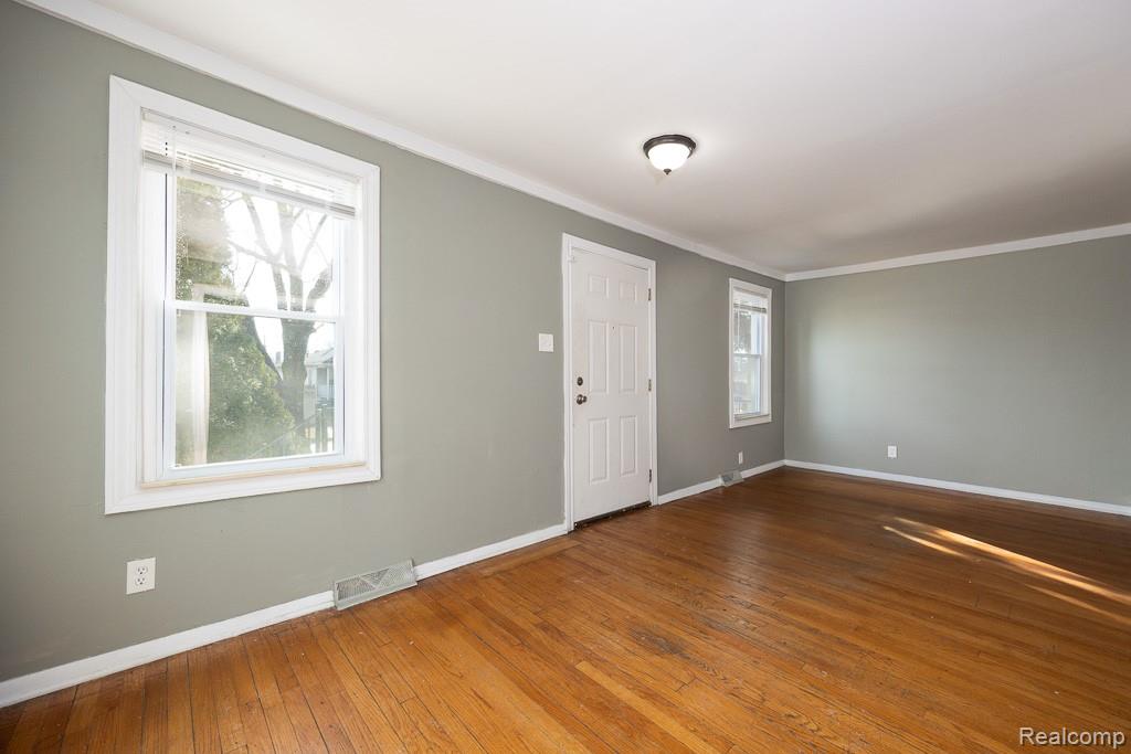 128 W Muir Avenue, Hazel Park, MI 48030 — Photo 7