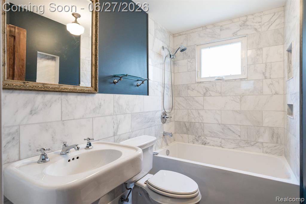 39 Mohawk Road, Pontiac, MI 48341 — Photo 17