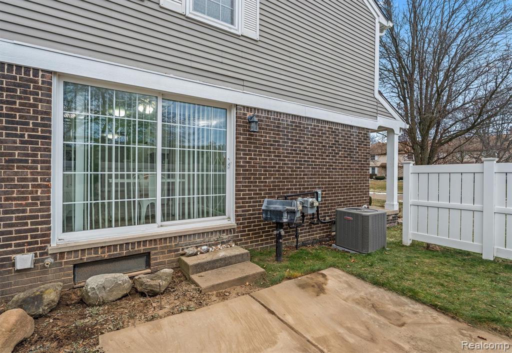 21392 E Glen Haven Circle, Novi, MI 48167 — Photo 27