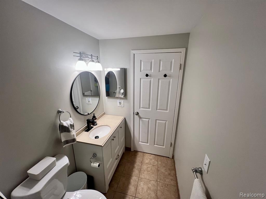 1623 WIMBLEDON Drive, 16, Walled Lake, MI 48390 — Photo 21