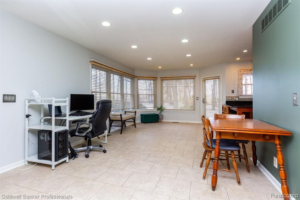 811 RAMSGATE Lane, Oxford, MI 48371 — Photo 16