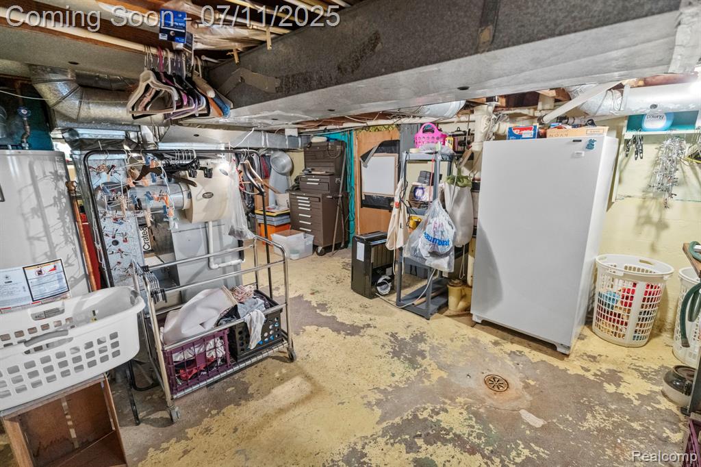 7557 Standard, Center Line, MI 48015 — Photo 38