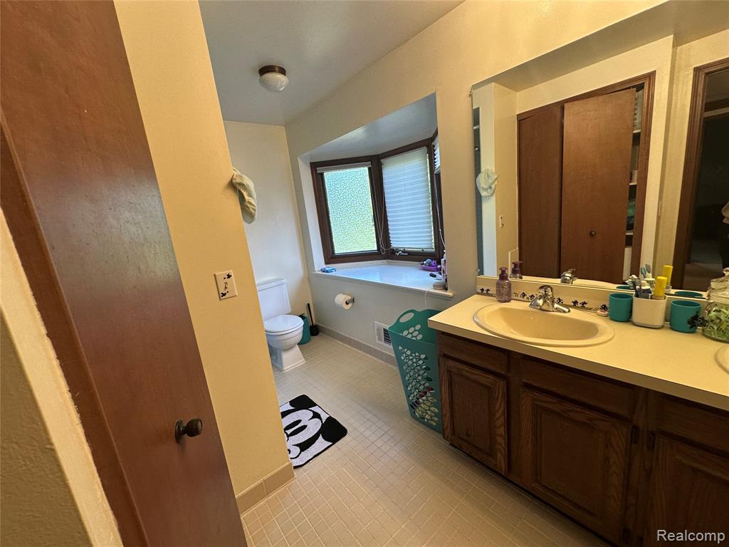 6473 Red Oak Drive, Troy, MI 48098 — Photo 25