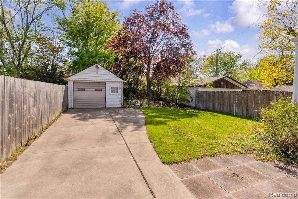 4995 Hillcrest Street, Grosse Pointe, MI 48236 — Photo 30