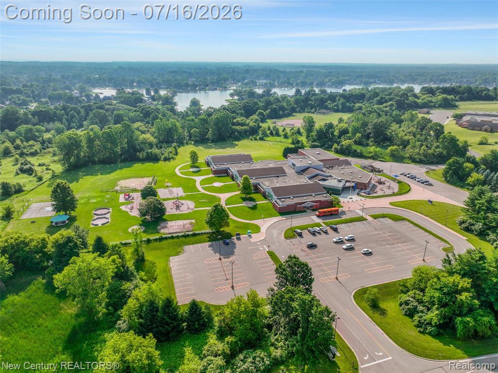 671 Braxwood Place, Milford, MI 48381 — Photo 25