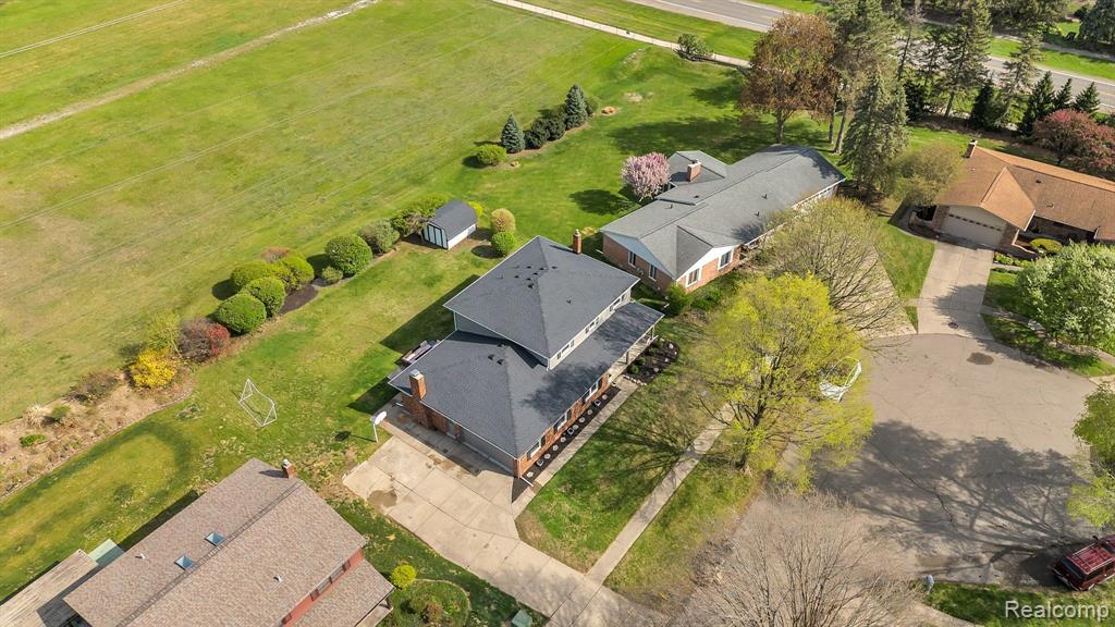 47266 WARWICK Court, Shelby Twp, MI 48315 — Photo 32