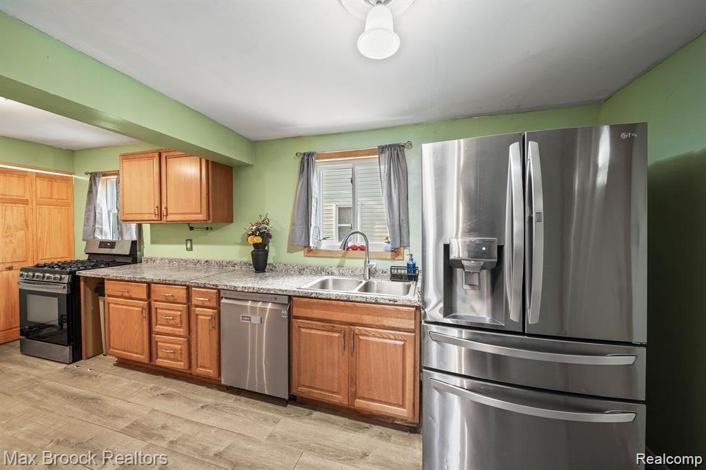 7713 JACKSON Street, Taylor, MI — Photo 5