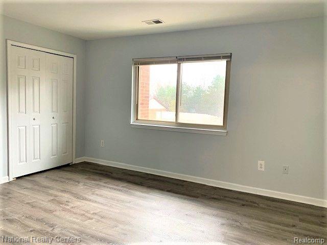 33853 PONDVIEW Circle, Livonia, MI 48152 — Photo 9