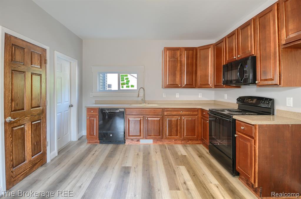 11 1ST Street, Oxford, MI 48371 — Photo 20