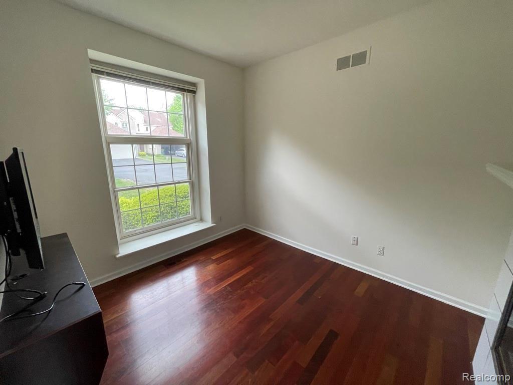 43590 WENDINGO Court, Novi, MI — Photo 13