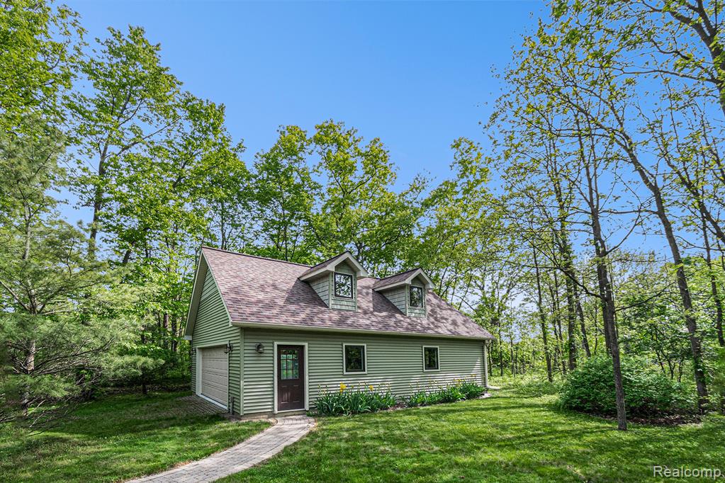 8315 Woodland Circle, Goodrich Vlg, MI — Photo 3