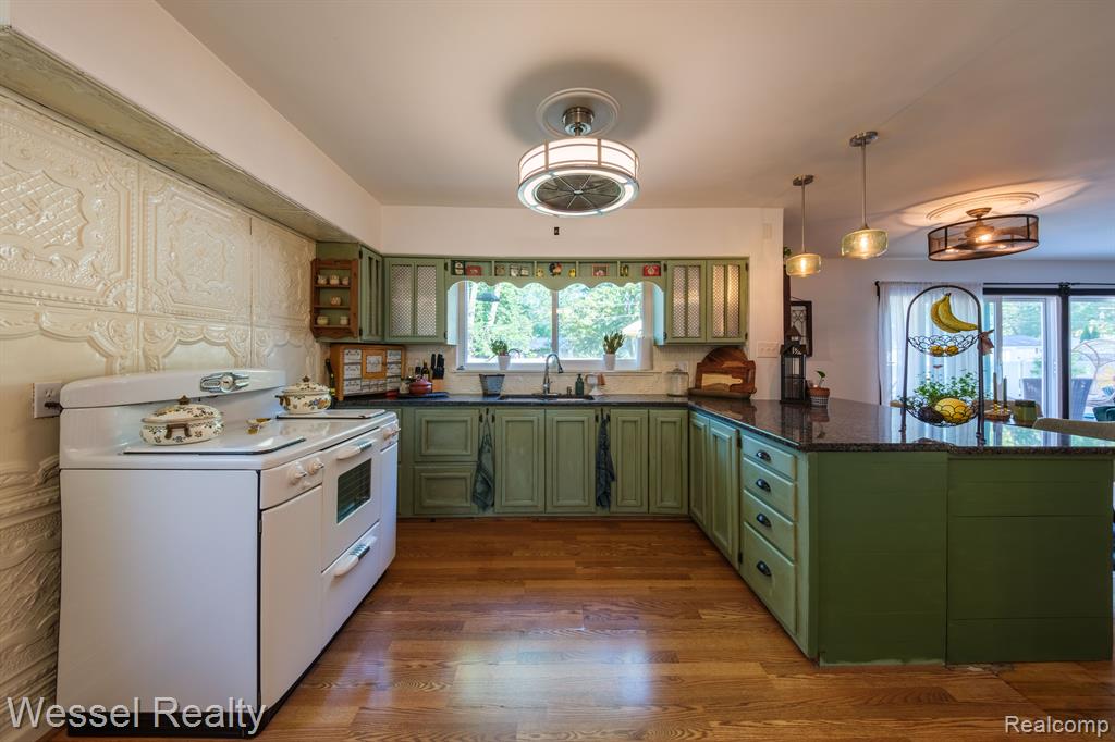 530 N GLASSFORD Street, Capac, MI 48014 — Photo 14