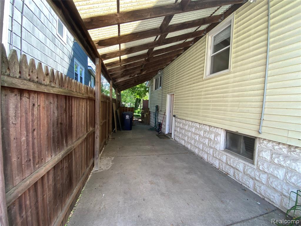 913 Knowles Street, Royal Oak, MI 48067 — Photo 13