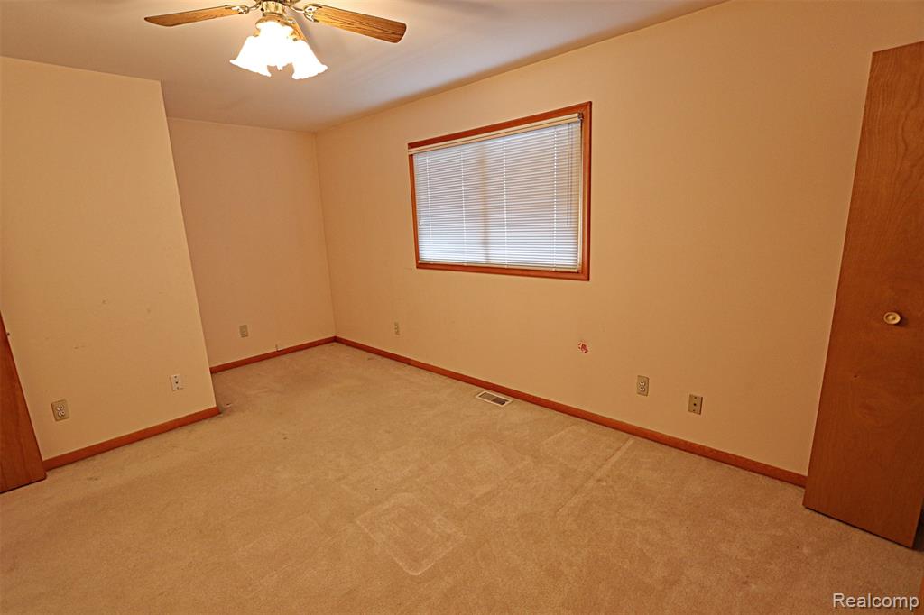 6964 Norborne Avenue, Dearborn Heights, MI 48127 — Photo 29