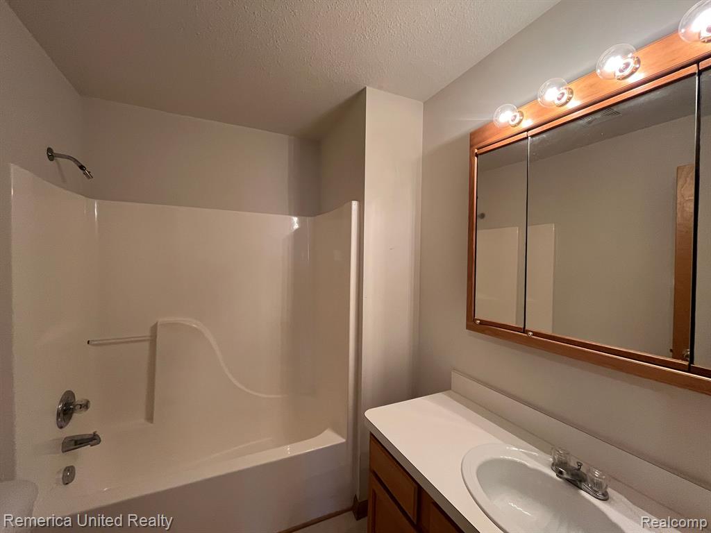 46046 PURPLE SAGE Court, 2, Van Buren, MI 48111 — Photo 11