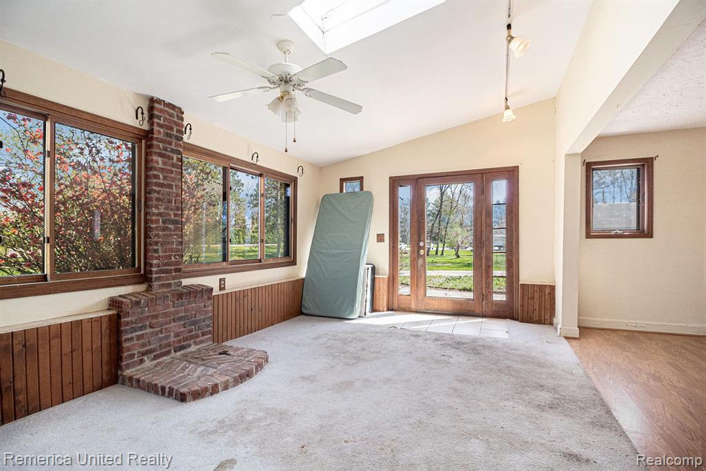 4342 PLEASANT VALLEY Road, Brighton, MI 48114 — Photo 9