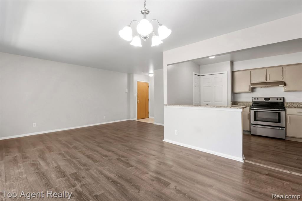 8657 Kennedy Circle, Warren, MI 48093 — Photo 10
