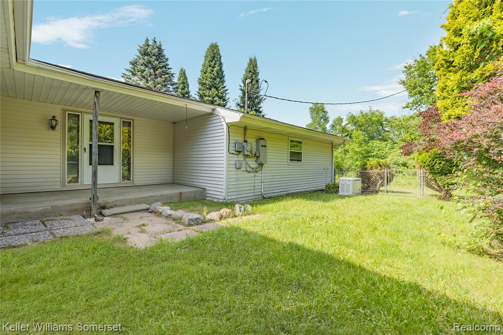 2344 Rochester Road, Leonard, MI 48367 — Photo 5