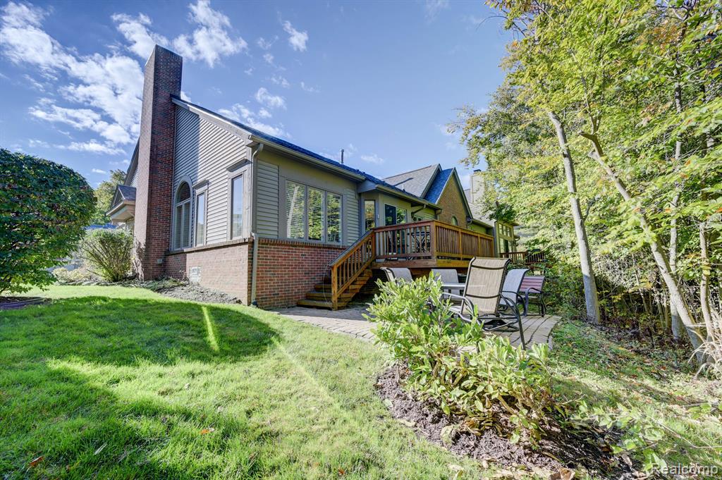 7258 CRACKLING CREEK Circle, West Bloomfield, MI — Photo 35