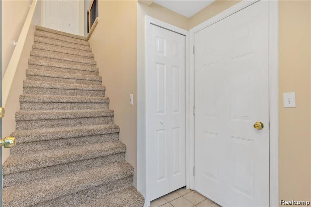 5452 PINE AIRES Drive, Sterling Heights, MI 48314 — Photo 16