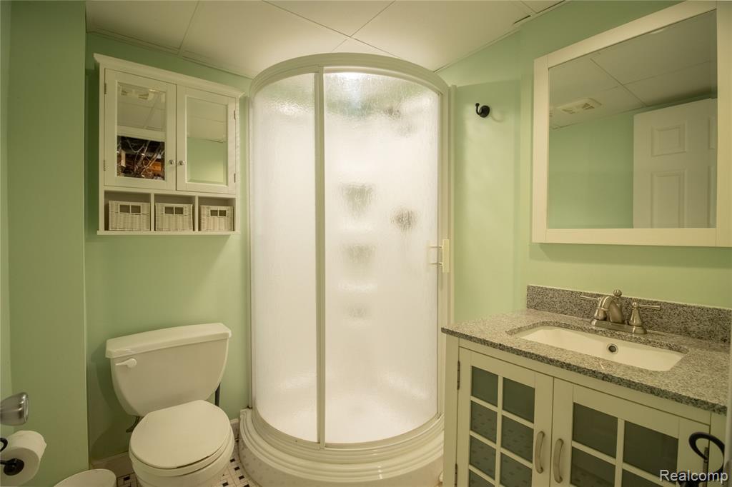 450 Roland Road, Grosse Pointe Farms, MI 48236 — Photo 35