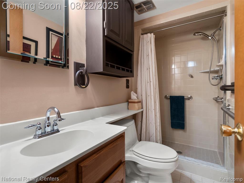 6525 Norton Drive, Troy, MI 48085 — Photo 13