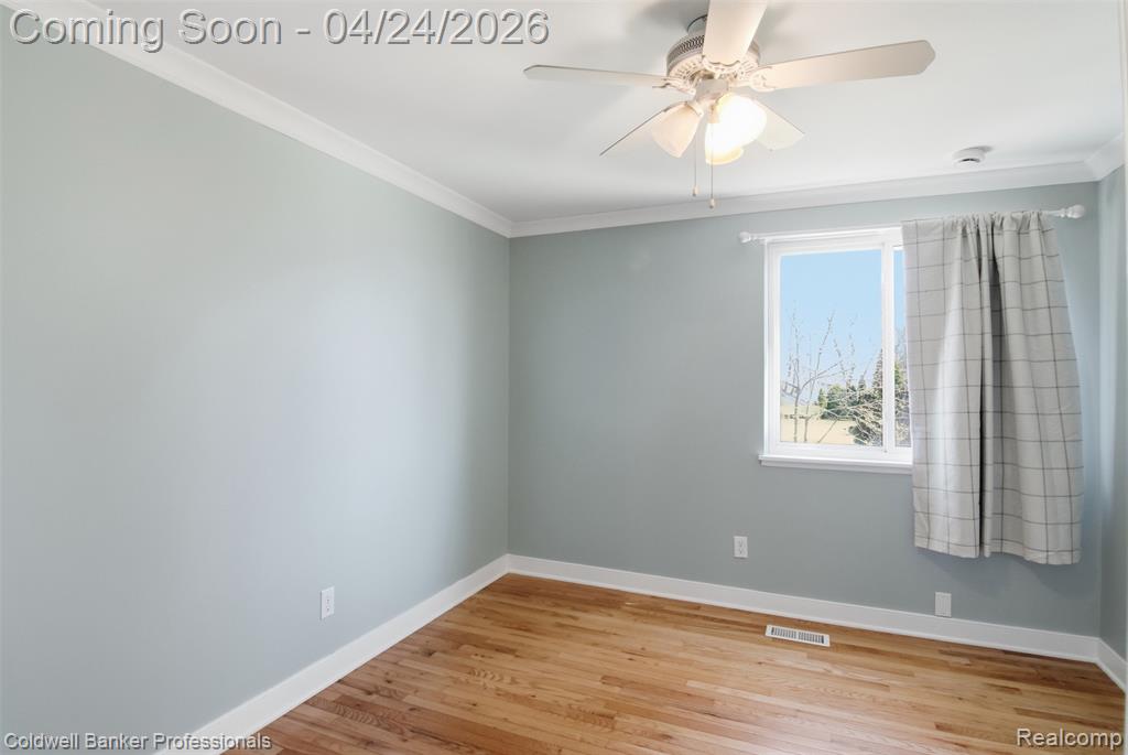 470 Crystalia Street, Commerce Twp, MI 48382 — Photo 17