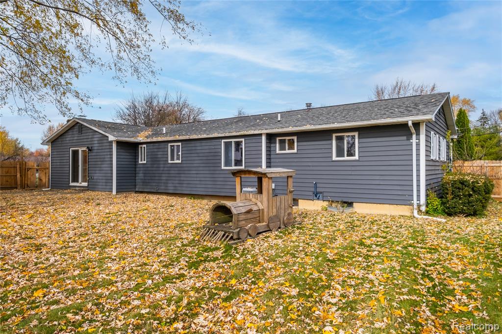 7121 S Fork Drive, Swartz Creek, MI 48473 — Photo 8