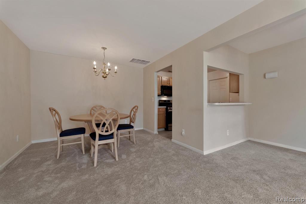 46254 CAVALIER Drive, Macomb, MI 48044 — Photo 10