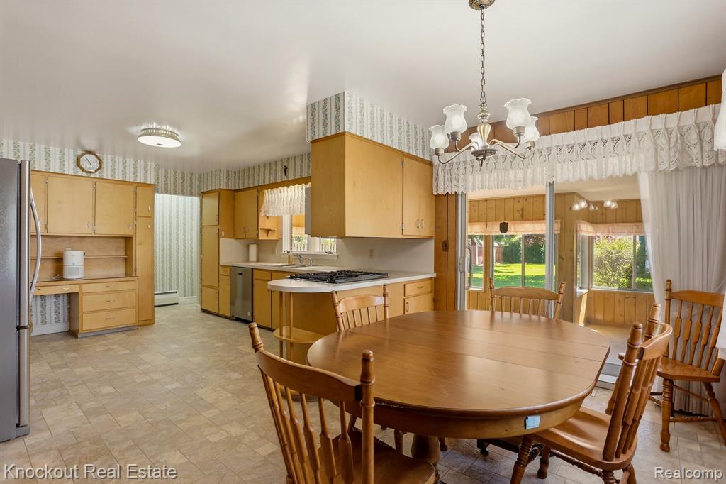275 S Airport Road, Saginaw, MI 48601 — Photo 17