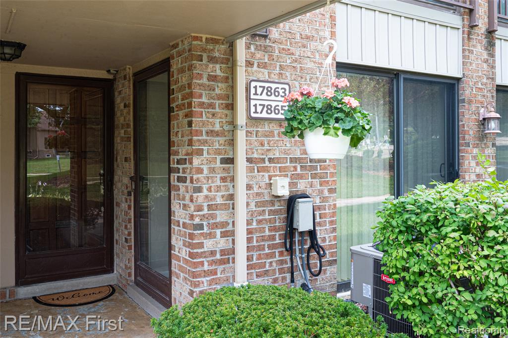 17865 University Park Drive, Livonia, MI 48152 — Photo 4